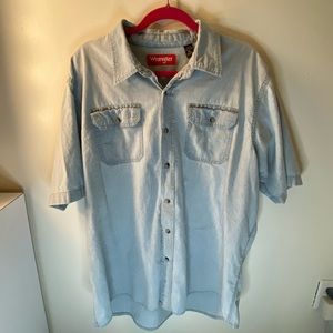 Wrangler Men’s button-up!